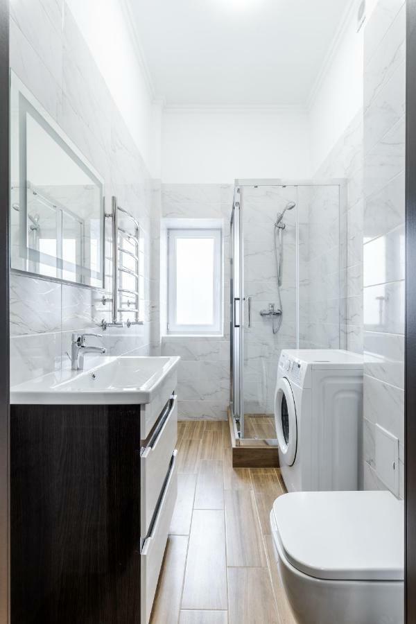 Inshiapartments On Liberty Avenue 2 Lviv Buitenkant foto