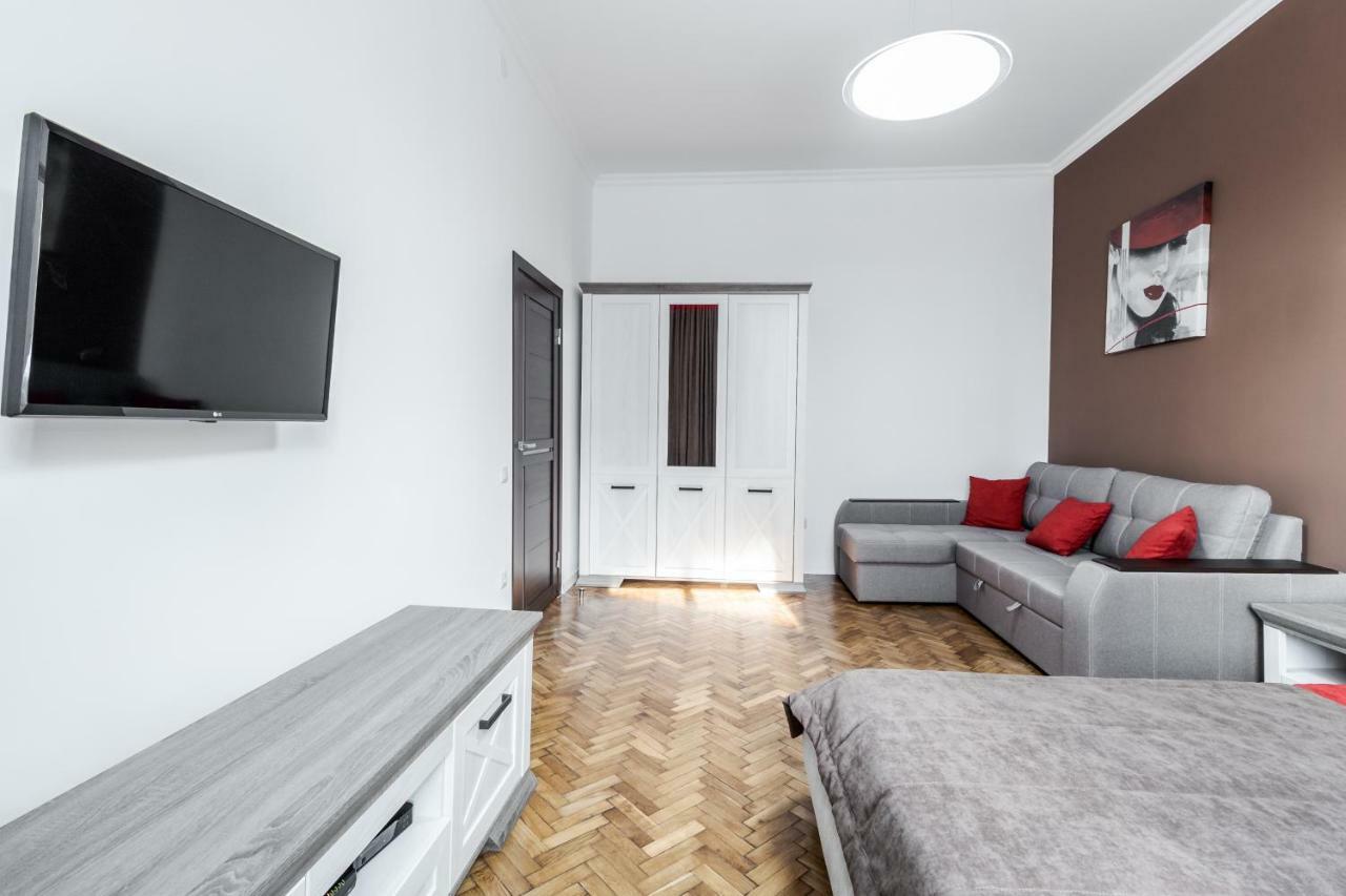 Inshiapartments On Liberty Avenue 2 Lviv Buitenkant foto
