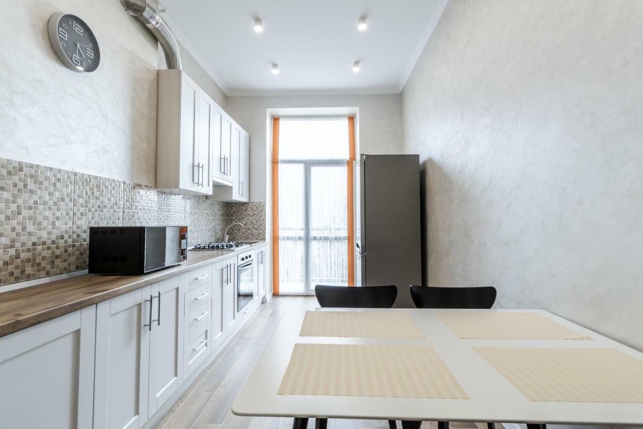 Inshiapartments On Liberty Avenue 2 Lviv Buitenkant foto